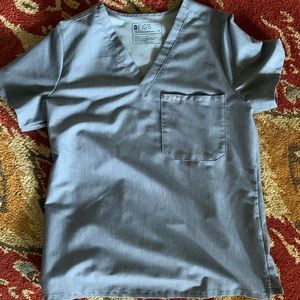 FIGS men’s (but worn by woman) straighter fit, medium top small bottum